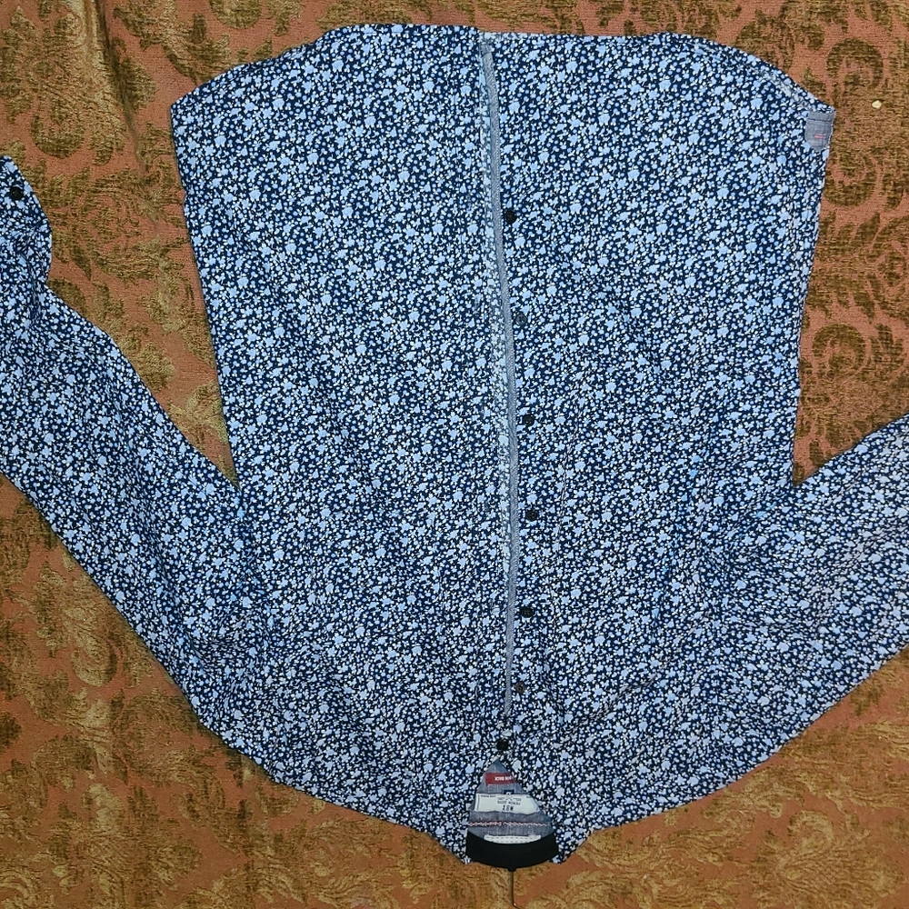 Men's medium button up dress shirt